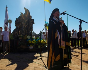 Єпископ УГКЦ освятив меморіал пам’яті новітнього Героя України Тараса Бруса